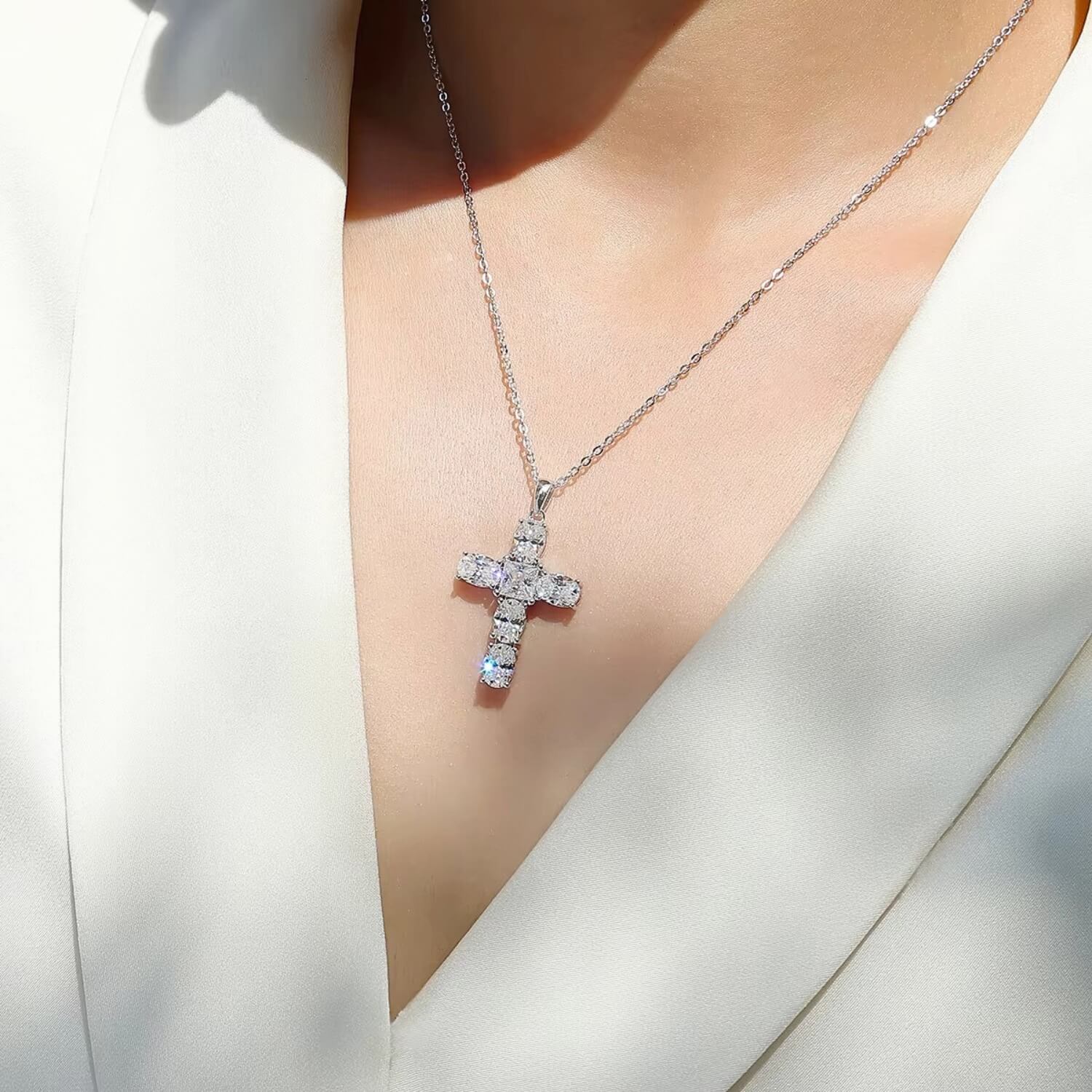 VVS1 Moissanite Cross Pendant in 925 Sterling Silver